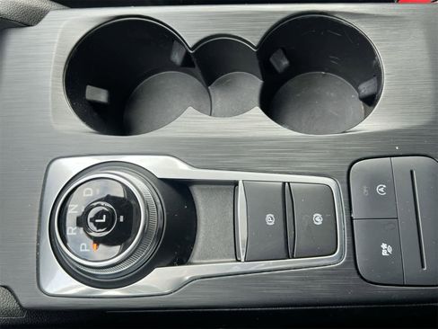 Used 2022 Ford Escape SE image 32