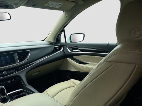 Used 2021 Buick Enclave Essence FWD image 23