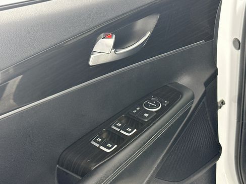 Used 2020 Kia Sorento LX FWD image 17