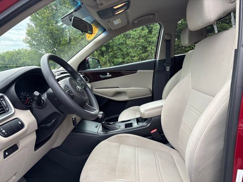 Used 2017 Kia Sorento AWD image 11
