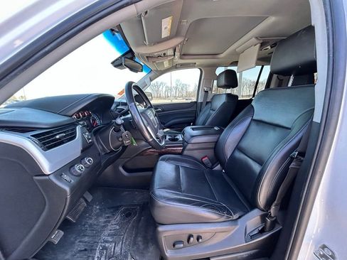 Used 2019 GMC Yukon XL SLT w/ Open Road Package AWD/4WD image 14