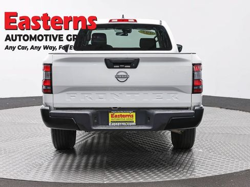 Used 2022 Nissan Frontier S RWD image 6
