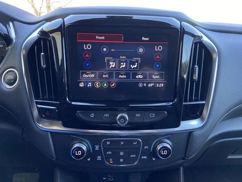 Used 2023 Chevrolet Traverse LT w/ LT Premium Package AWD/4WD image 24