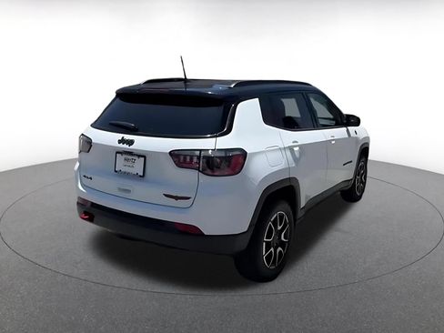 Used 2025 Jeep Compass Trailhawk AWD/4WD image 14