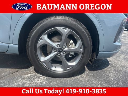 Used 2023 Ford Escape ST-Line w/ Tech Pack #1 AWD/4WD image 9