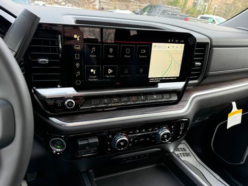 New 2026 GMC Sierra 2500 SLT w/ SLT Convenience Package image 32