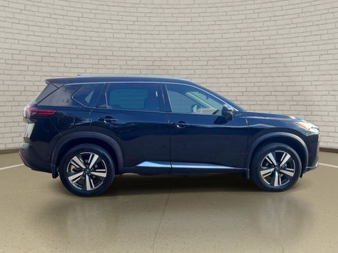 Used 2023 Nissan Rogue SL w/ SL Premium Package image 4