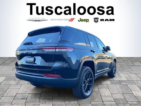 New 2025 Jeep Grand Cherokee Altitude image 7