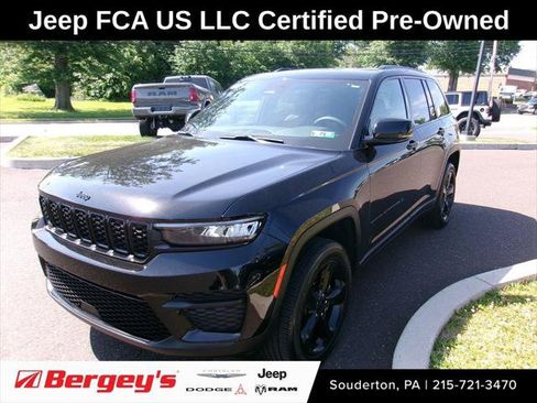 Certified 2023 Jeep Grand Cherokee Altitude AWD/4WD image 1