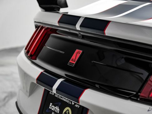 Used 2019 Ford Mustang Shelby GT350R w/ GT350R Equipment Group 920A RWD image 15