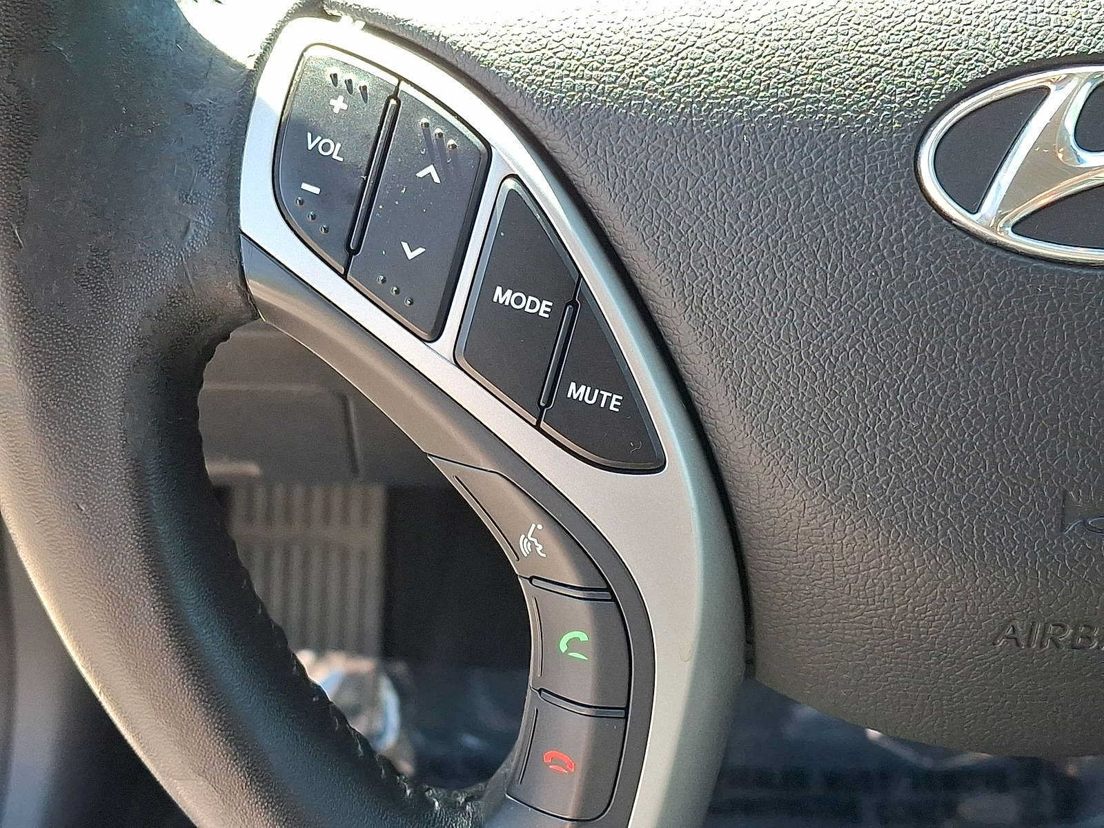 Used 2012 Hyundai Elantra Limited FWD image 23