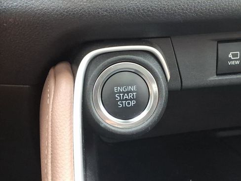 Used 2025 Toyota Grand Highlander AWD image 16