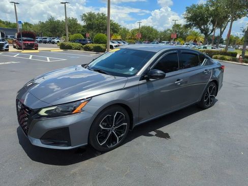 Certified 2023 Nissan Altima 2.5 SR FWD image 14