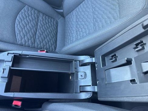 Used 2020 Chevrolet Equinox LT image 29