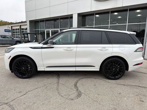 Used 2025 Lincoln Aviator Reserve w/ Equipment Group 201A image 4