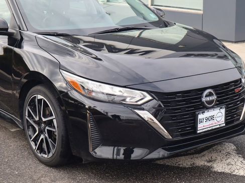 Certified 2025 Nissan Sentra SR w/ SR Premium Package image 4