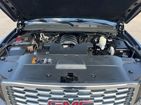 Used 2018 GMC Yukon Denali image 30
