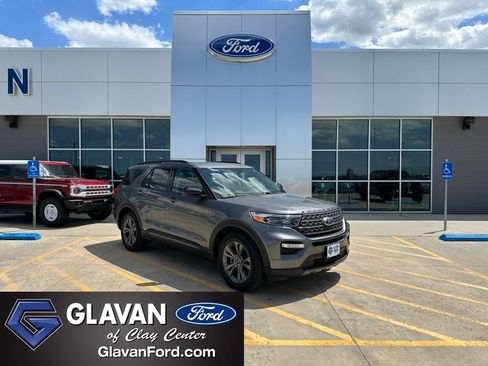 Used 2023 Ford Explorer XLT w/ Equipment Group 202A AWD/4WD image 1
