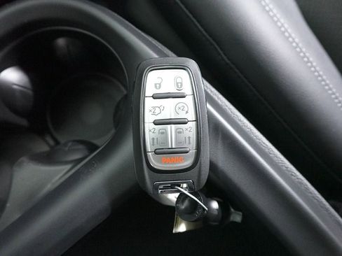 New 2026 Chrysler Pacifica Select w/ S Appearance Package image 32