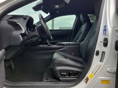 Used 2021 Lexus UX 200 w/ Premium Package FWD image 15