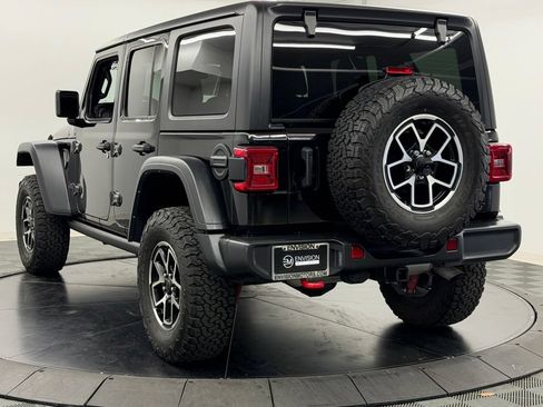 Used 2024 Jeep Wrangler Unlimited Rubicon AWD/4WD image 12