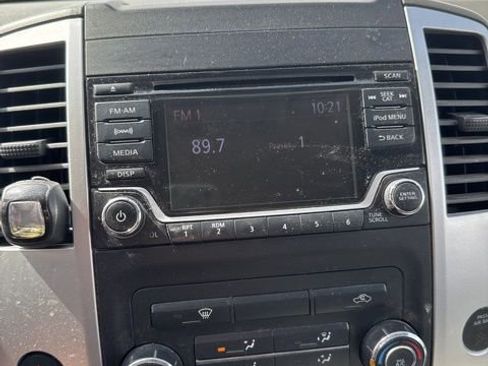 Used 2018 Nissan Frontier SV image 9