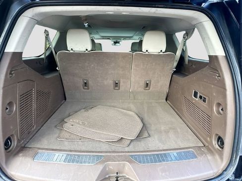Used 2023 GMC Yukon XL Denali image 28