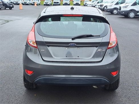 Used 2017 Ford Fiesta SE image 4