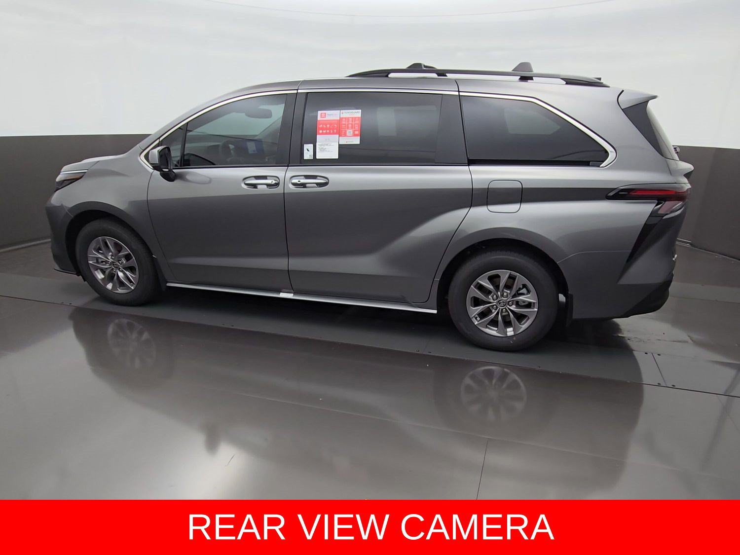 New 2026 Toyota Sienna XLE FWD image 6