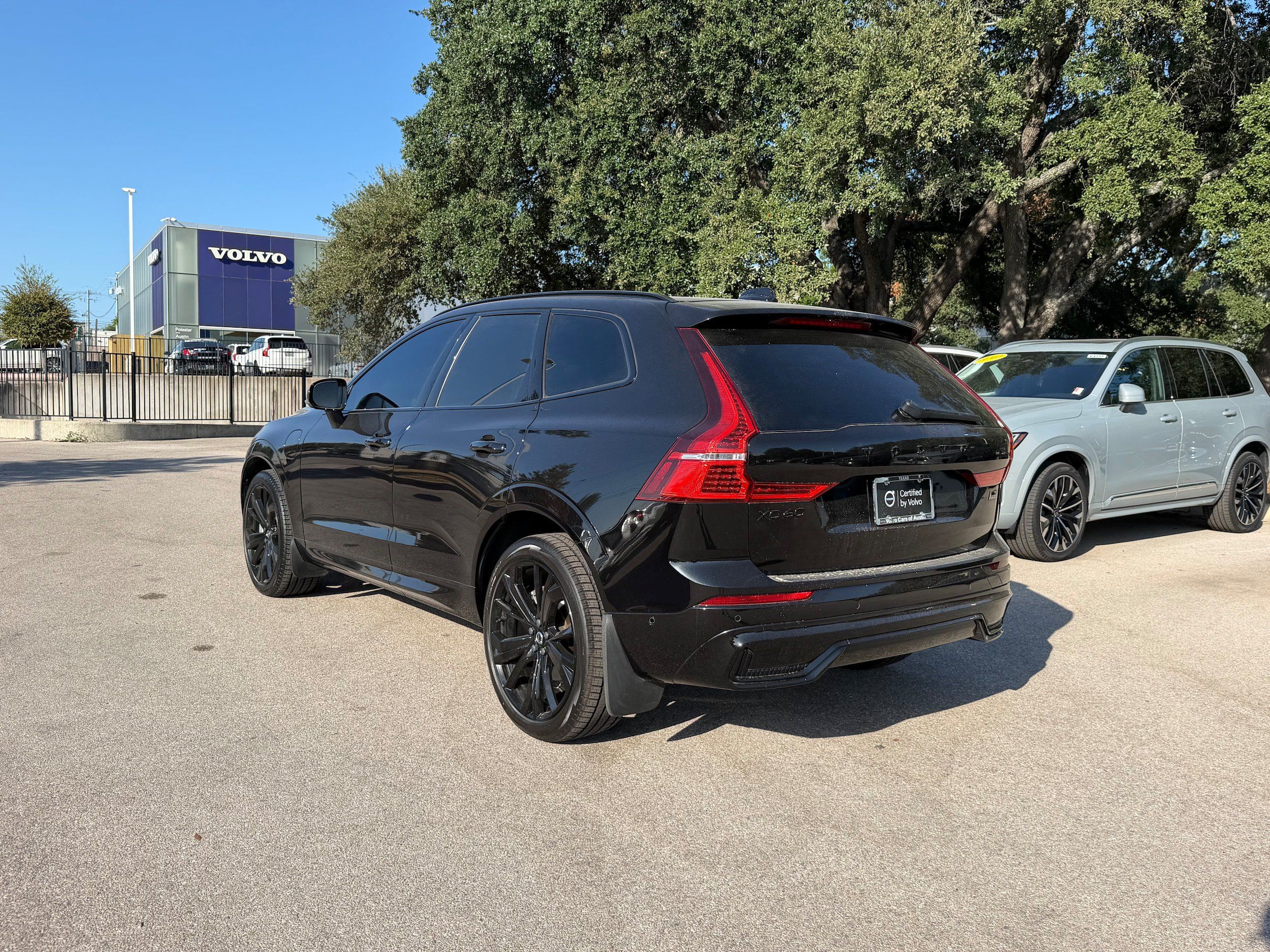 Used 2024 Volvo XC60 T8 Ultimate w/ Protection Package Premier AWD/4WD image 4