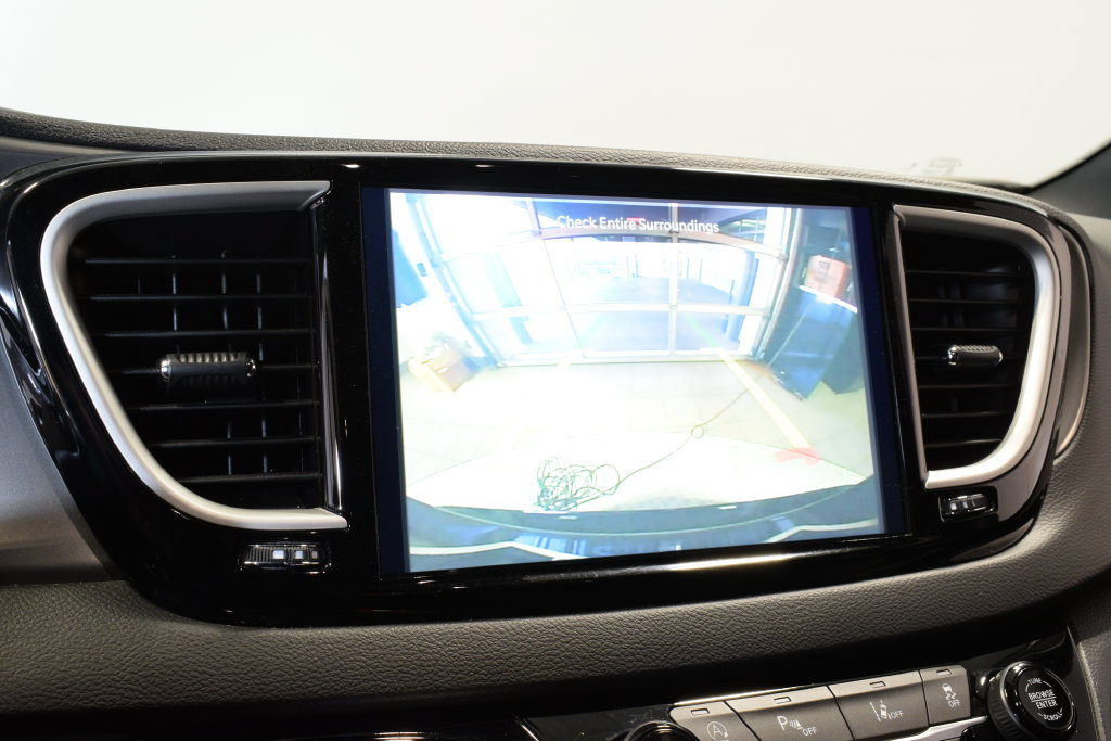 Used 2025 Chrysler Pacifica Select FWD image 23