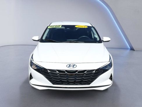 Used 2021 Hyundai Elantra SE FWD image 10