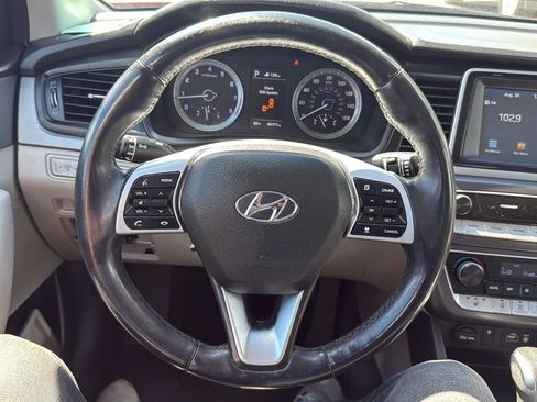 Used 2019 Hyundai Sonata SEL w/ Tech Package 02 FWD image 10