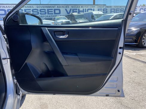 Used 2018 Toyota Corolla LE image 21