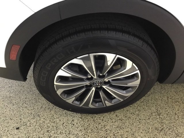 Used 2024 Buick Envision Preferred AWD/4WD image 23