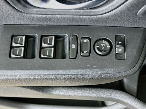 Used 2025 Honda Pilot Touring image 15