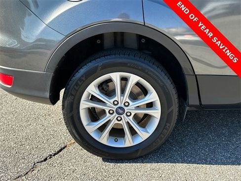 Certified 2019 Ford Escape SE image 17