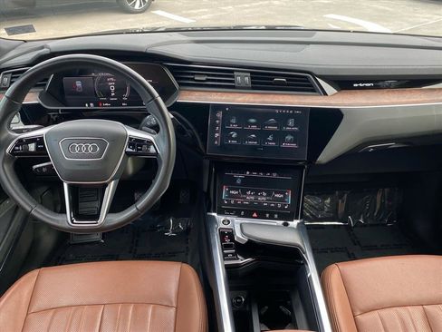 Used 2023 Audi e-tron Premium Plus w/ Premium Plus Package image 11