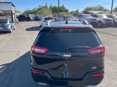 Used 2018 Jeep Cherokee Overland w/ Technology Group image 50