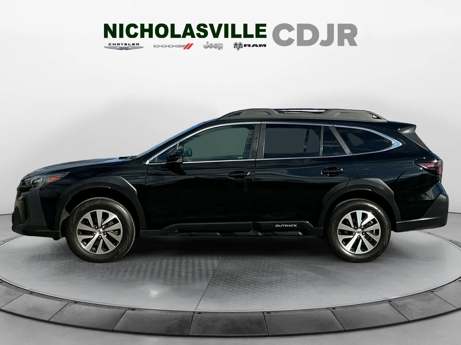 Used 2023 Subaru Outback Premium AWD/4WD image 2