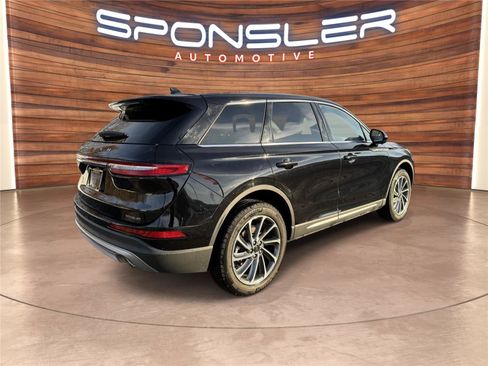 Used 2023 Lincoln Corsair AWD w/ Equipment Group 101A image 8