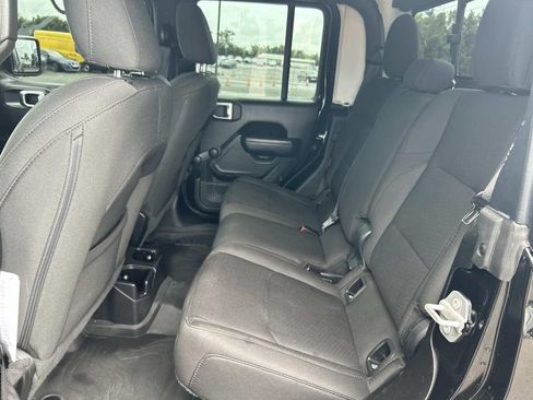 Used 2023 Jeep Gladiator Sport w/ Off Road Group AWD/4WD image 25
