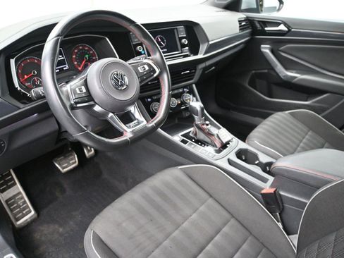 Used 2019 Volkswagen Jetta GLI image 2