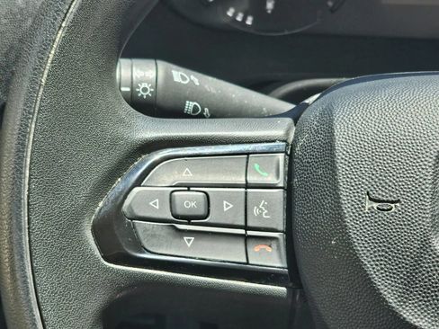 Used 2025 RAM ProMaster 2500 w/ Convenience Group FWD image 18