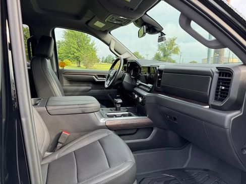 Used 2025 GMC Sierra 1500 SLT w/ SLT Premium Plus Package AWD/4WD image 11