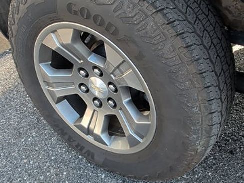 Used 2018 Chevrolet Tahoe LS w/ Skid Plate Package AWD/4WD image 11