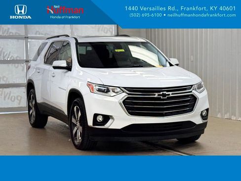 Used 2020 Chevrolet Traverse LT w/ LT Premium Package AWD/4WD image 1