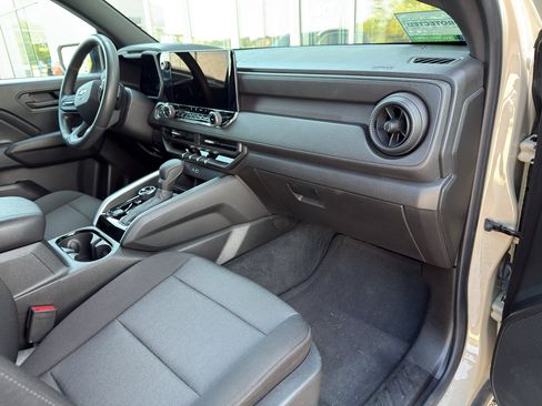Used 2023 Chevrolet Colorado Trail Boss AWD/4WD image 35