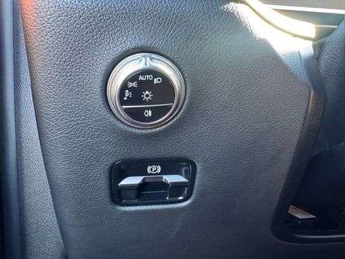 Used 2024 Mercedes-Benz GLC 300 4MATIC image 23