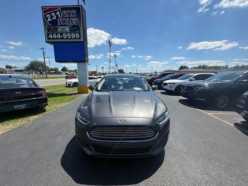 Used 2016 Ford Fusion SE FWD image 9
